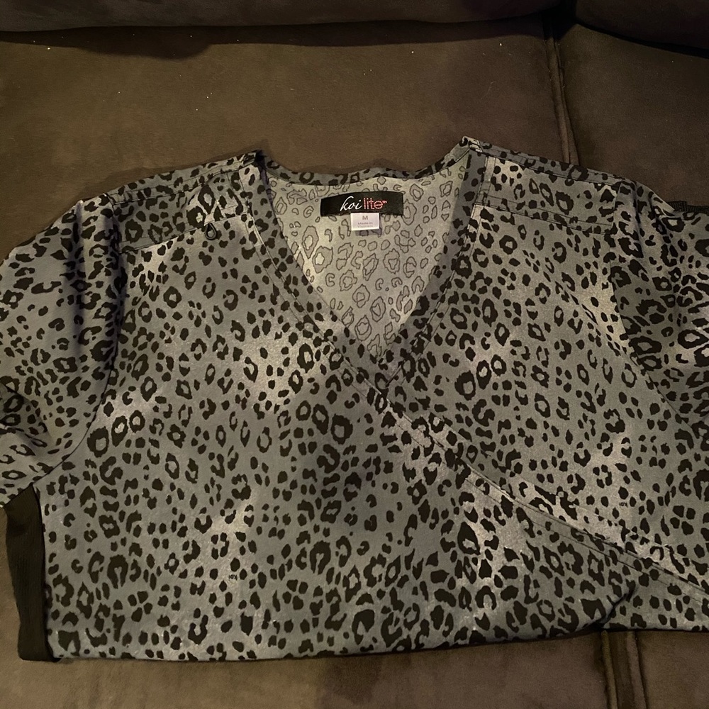 Koi scrub top